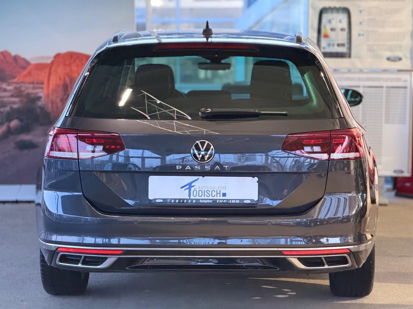 Volkswagen Passat Passat*Variant*2.0 TDI*DSG*R-Line*AHK*CAM*LED*LM, миниатюра 11