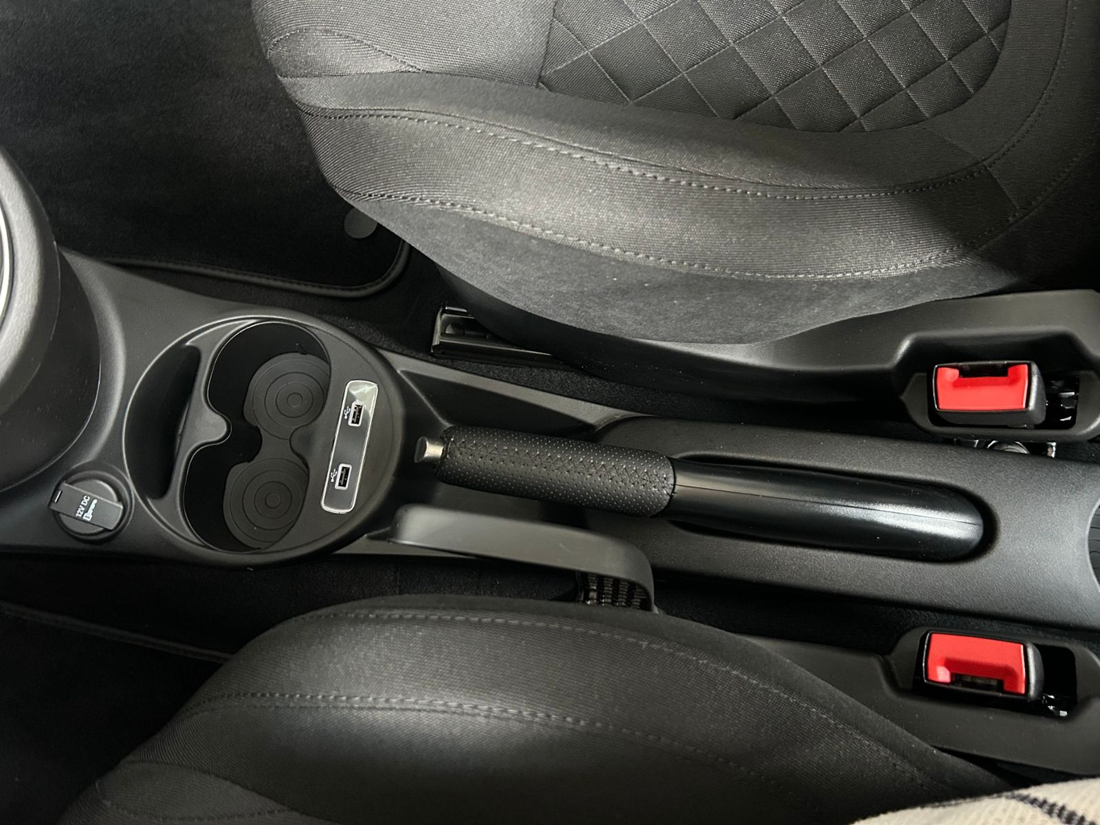 Fahrzeugabbildung Abarth 695 C KLIMA NAVI ALU 17 "  Nur  1450  km
