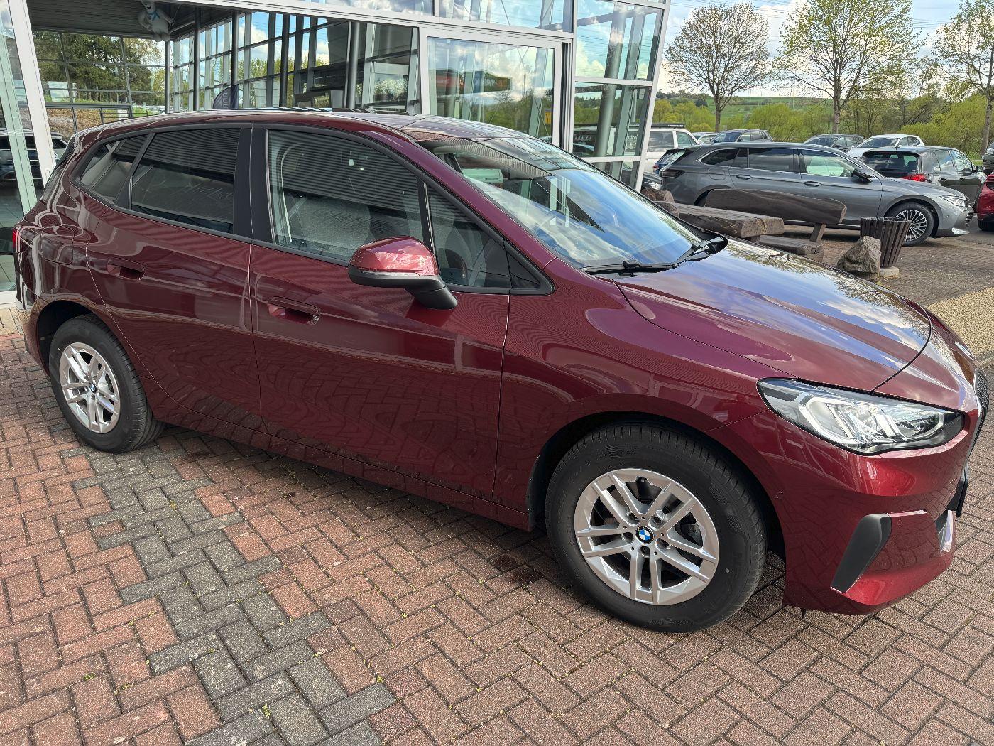 BMW 218d Active Tourer LED+SHZ+2xKlima+Kam.+LM
