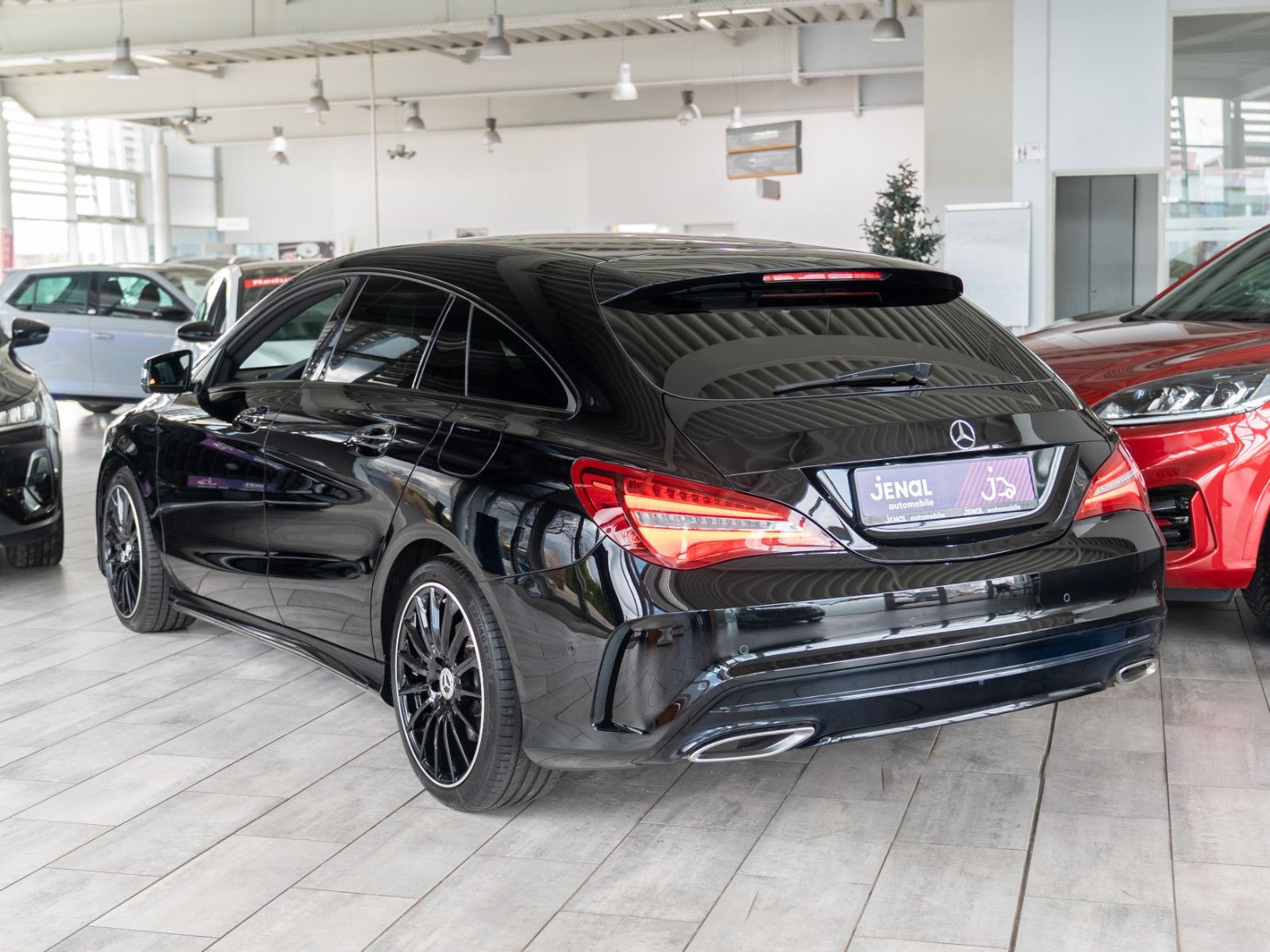 Fahrzeugabbildung Mercedes-Benz CLA 220 Shooting Brake AMG/4x4/AUTOM./KAMERA/LED