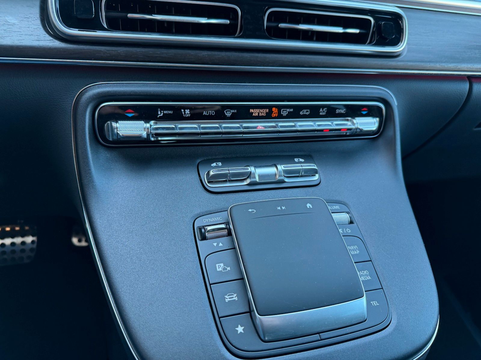 Fahrzeugabbildung Mercedes-Benz V 250 d STYLE DISTRONIC AHK2,5to 360Kamera LED