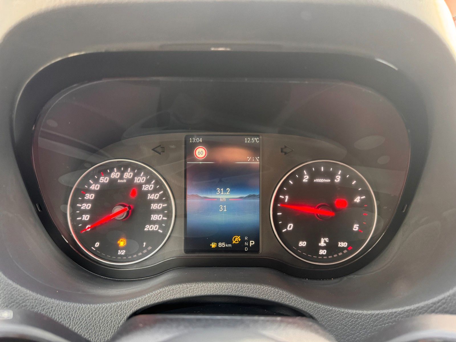 Fahrzeugabbildung Mercedes-Benz Sprinter 319 CDI 4325 Klimaautom Kamera LED