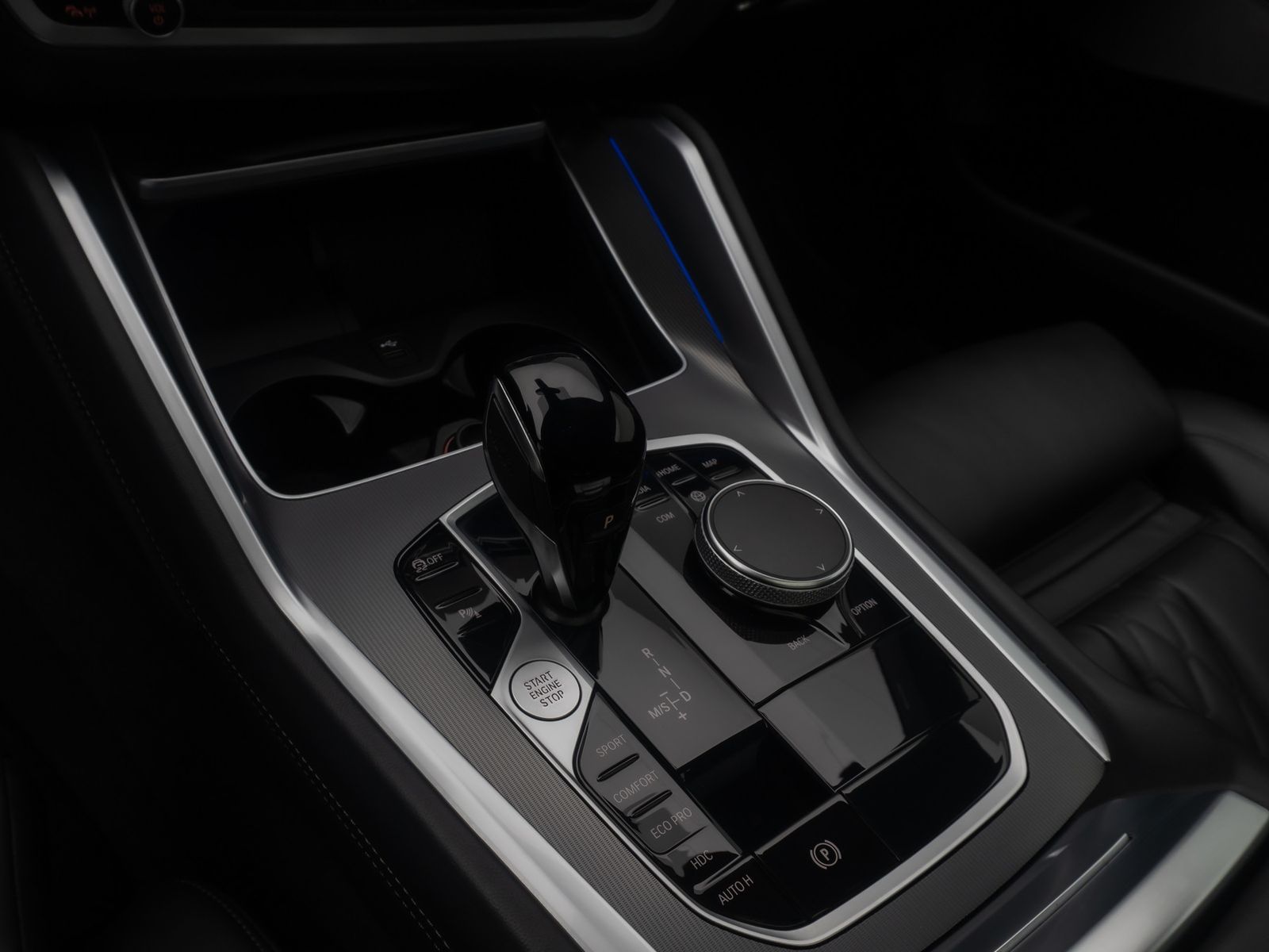 Fahrzeugabbildung BMW X6 xD40d M Sport Laser DAB Kamera HUD AHK 21Zoll