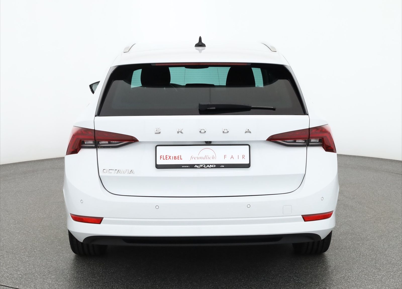 Skoda Octavia Combi 1.5 TSI Style LED Navi ACC Kamera foto 4