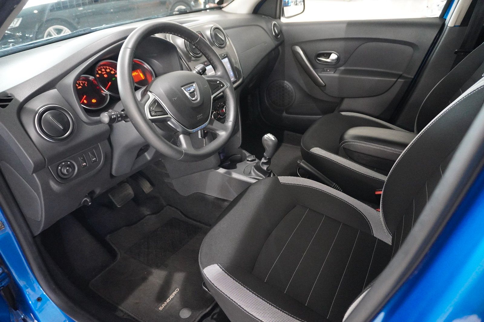 Fahrzeugabbildung Dacia Sandero II Stepway 0.9 TCE PRESTIGE NAVI/LED/SHZ