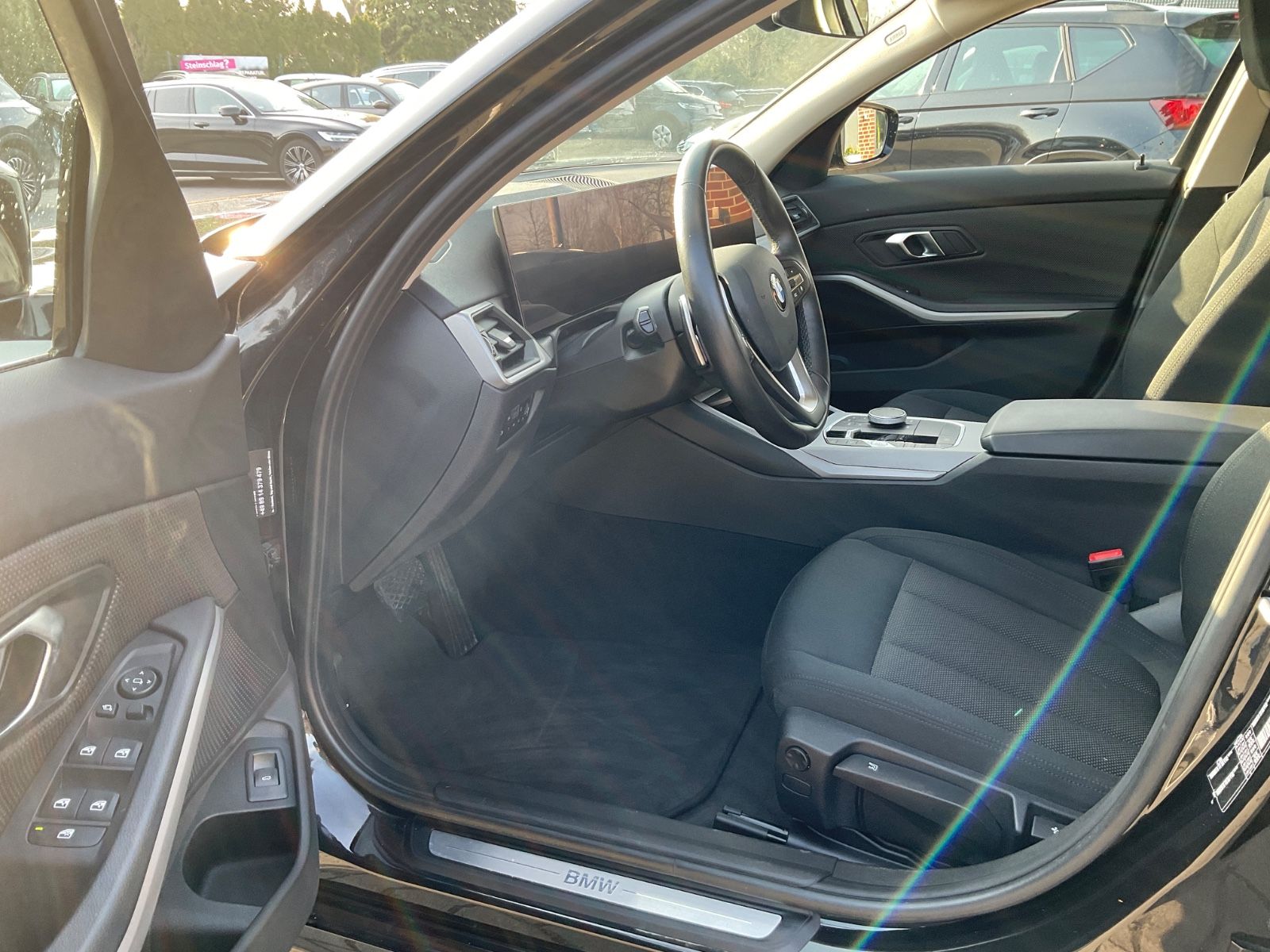 Fahrzeugabbildung BMW 318d Touring,AHK,Carplay,Sitzheizung,Isofix