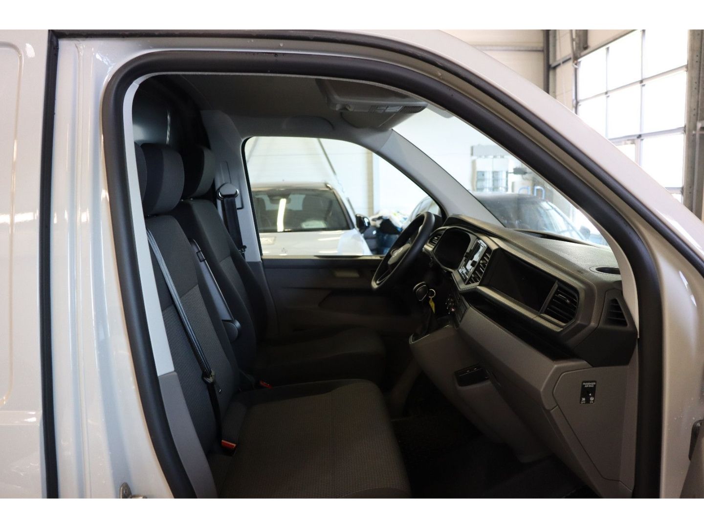 Fahrzeugabbildung Volkswagen VW T6.1 ABT e-Kasten LR DSG DAB Klima PDC 3-Sit