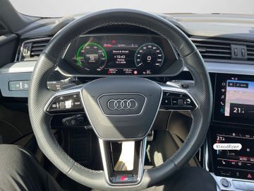 Audi Q8 e-tron - 9