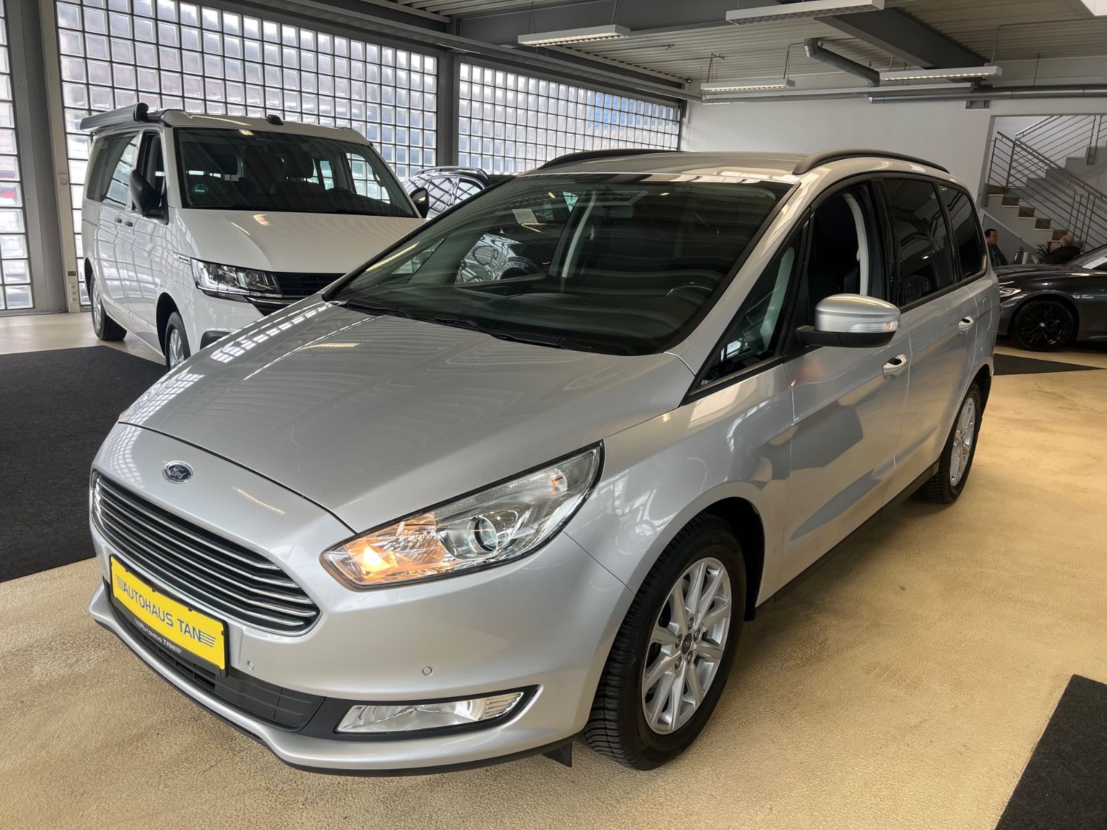 Fahrzeugabbildung Ford Galaxy 2.0 TDCI * 7.SITZER *NAVI*