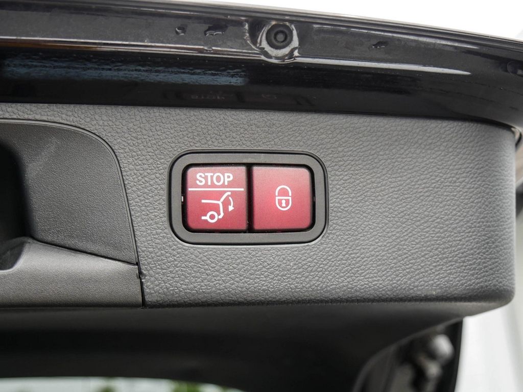 Mercedes-Benz GLC 300 e 4M |DISTR|KEYL|LED|NAVI|PANO|360°|MBUX