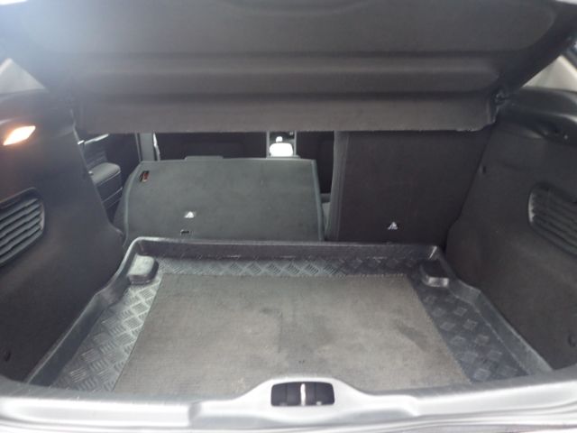 Fahrzeugabbildung Citroën C4 Cactus Shine 1.6 BlueHDi 100 FAP AHK Pano Nav