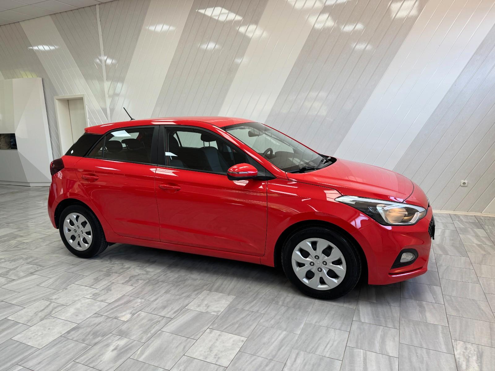 Hyundai i20 1.2 Select 8x bereift Garantie