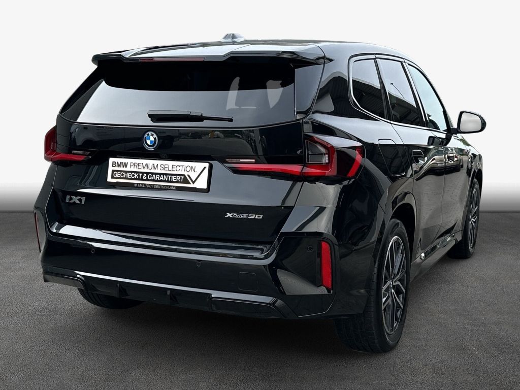 BMW iX1 xDrive30 M-Paket AHK LED HeadUp Harman Kardo foto 2