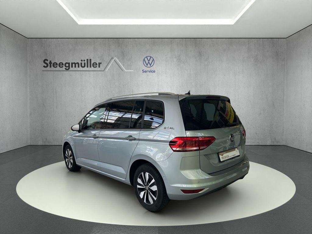 Volkswagen Touran — fotografia 3