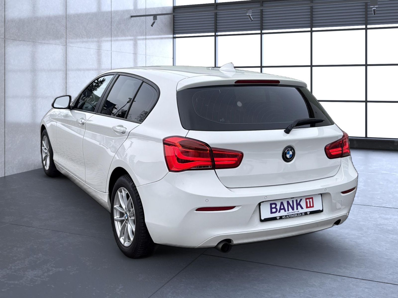 Fahrzeugabbildung BMW 116  Limousine 5-trg.  Advantage/ unfallfrei