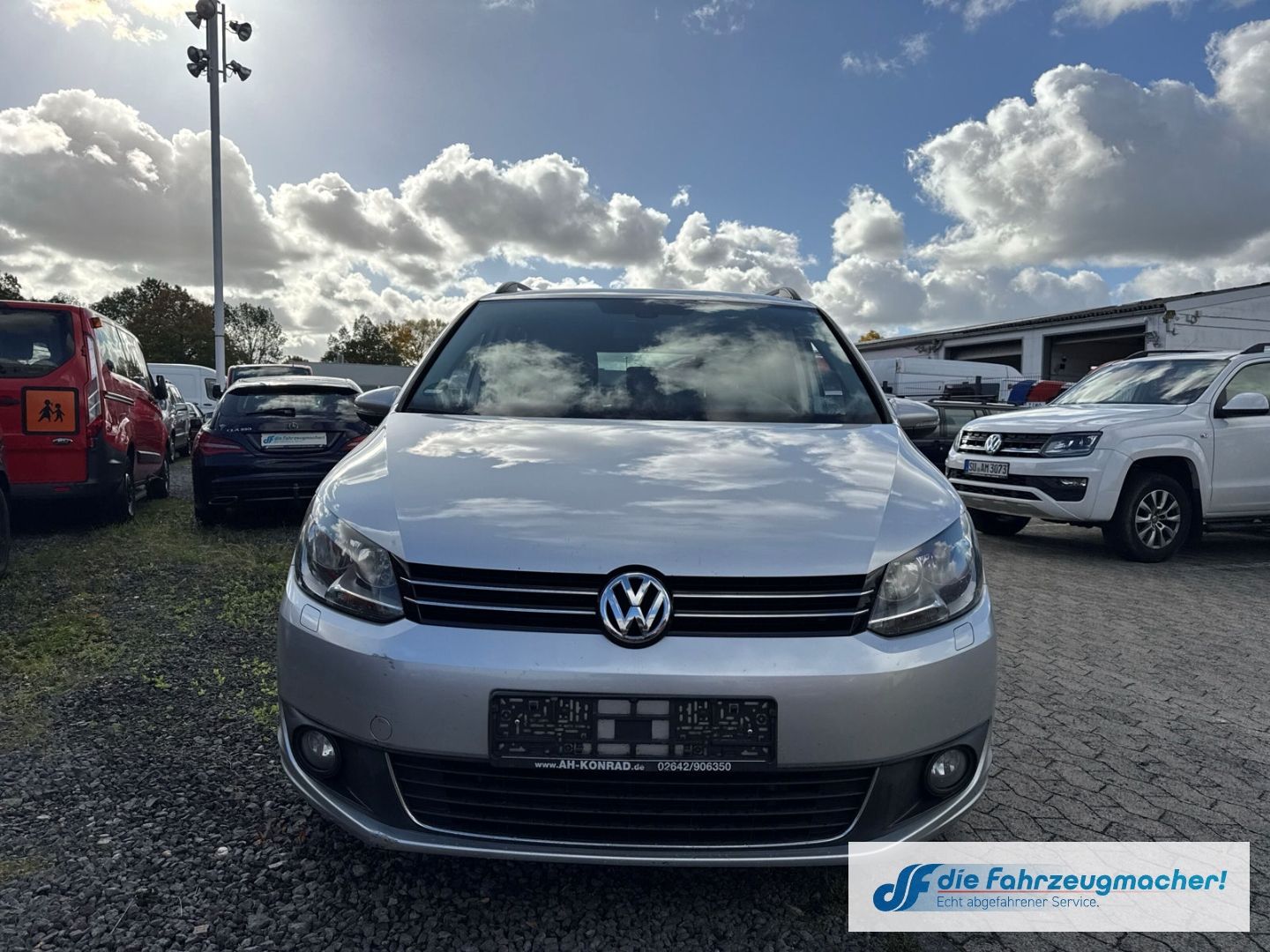 Fahrzeugabbildung Volkswagen Touran Comfortline Navi Dyn. Kurvenlicht *EXPOR