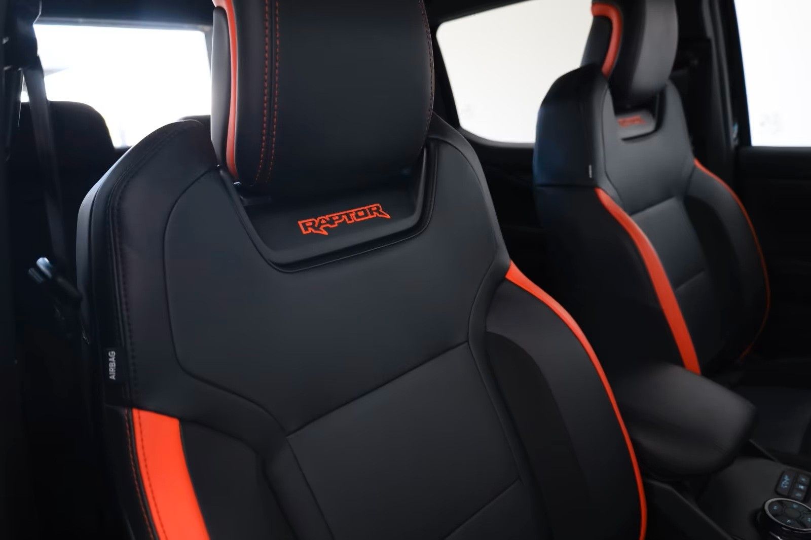 Fahrzeugabbildung Ford Raptor e-4WD, Raptor-Pak,Techno 73,Rollo el.,AHK