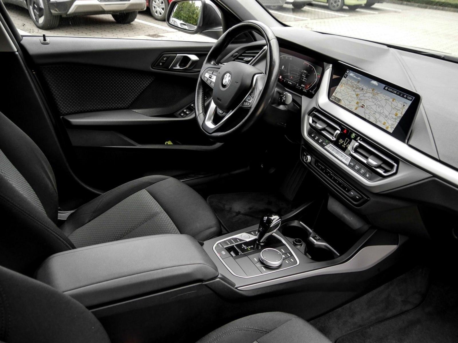 BMW 1 Series i (2020 2024) AHK RFK NAVI LED PDC V+H DAB, миниатюра 3