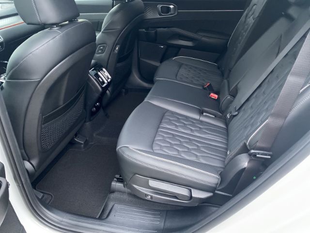 Fahrzeugabbildung Kia Sorento SPIRIT 4WD 2.2 CRDi 5-SITZER *NAVIGATION