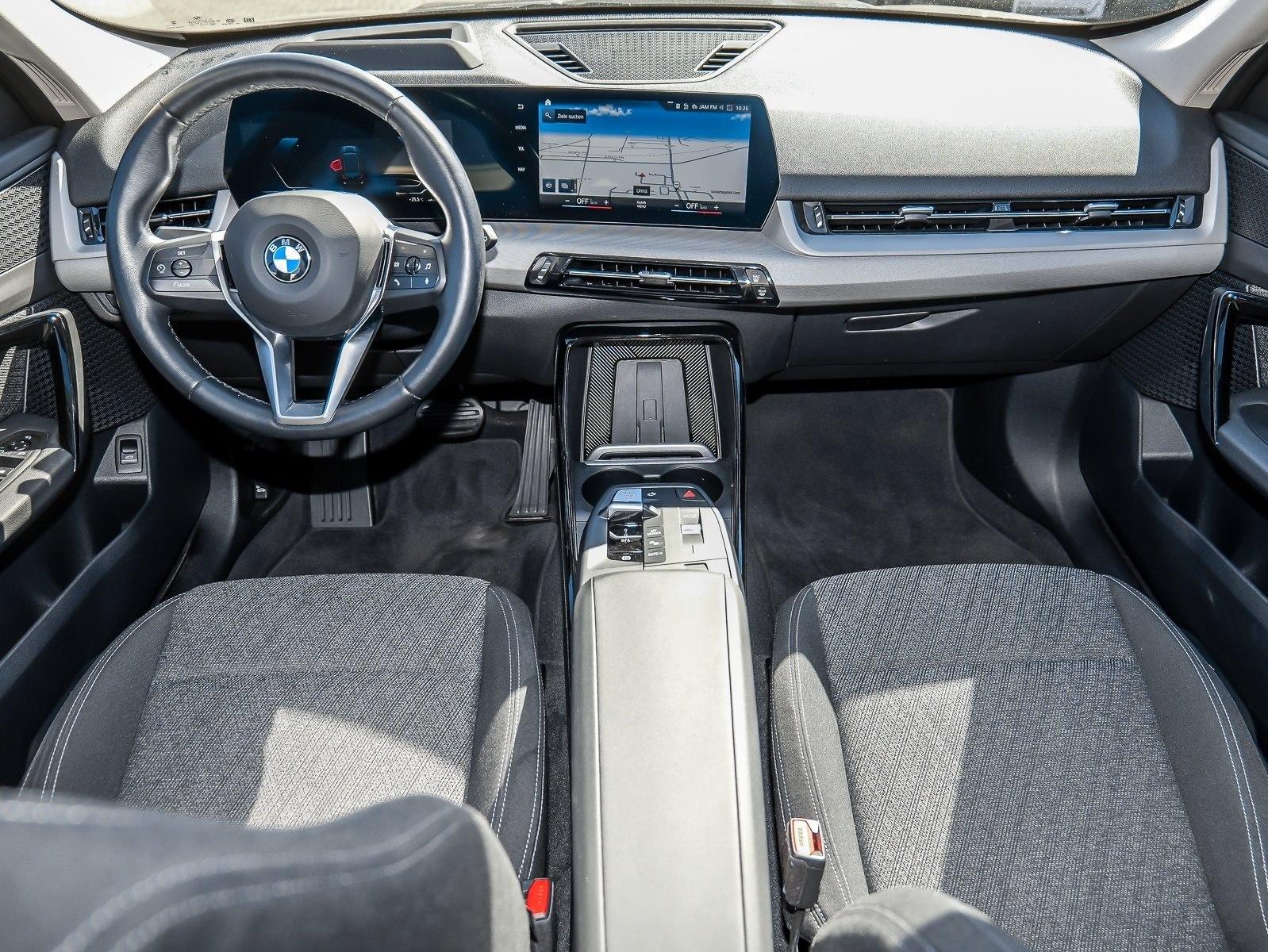 BMW X1 sDrive18i HUD+ACC+AHK+RFK+NAVI+Parkassistenz+