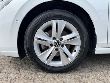 Volkswagen Golf VIII Life 1,5 l TSI 130PS 6-Gang