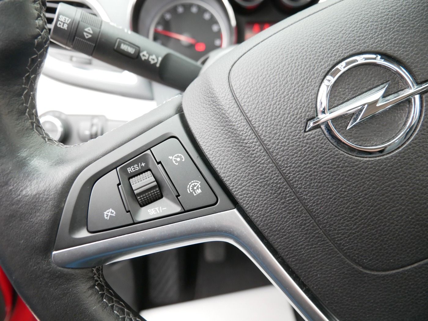 Fahrzeugabbildung Opel Mokka 1.4T Color Innovation AHK DACH Kamera XENO