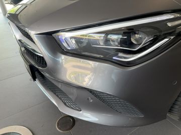 Mercedes CLA 180 Shooting Brake - 11