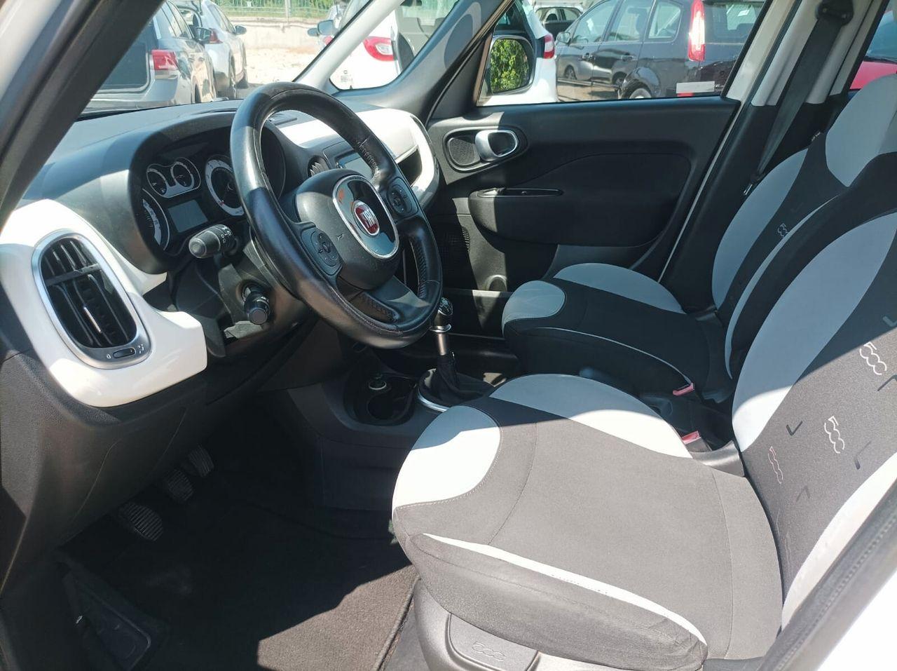 Fiat 500L 2015 — photo 11