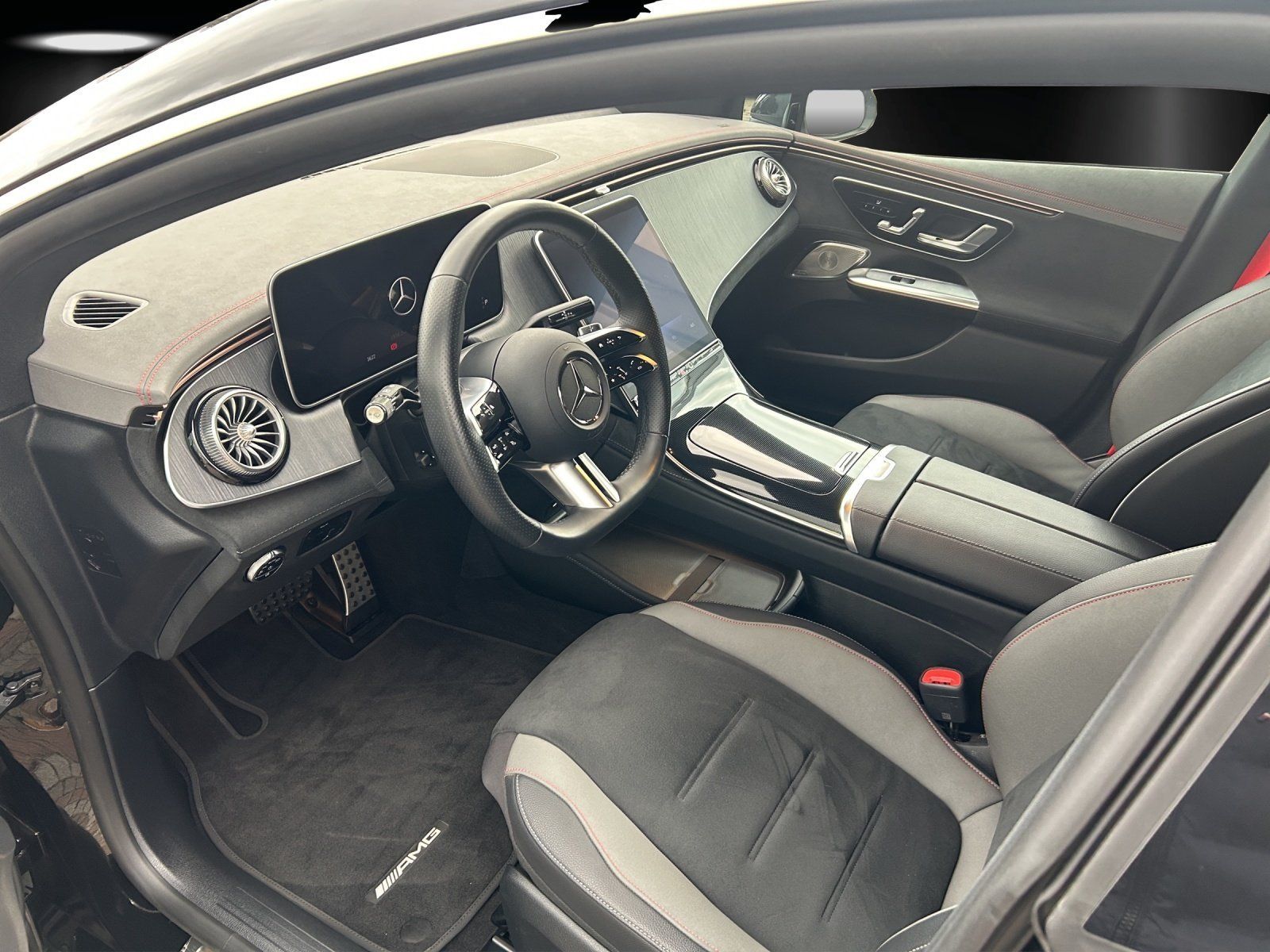 Fahrzeugabbildung Mercedes-Benz EQE500 AMG Prem DISTRO 22kw AIRMATIC 4,5°HAL AHK