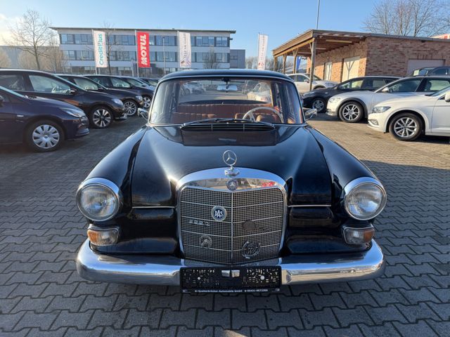 Mercedes-Benz 190