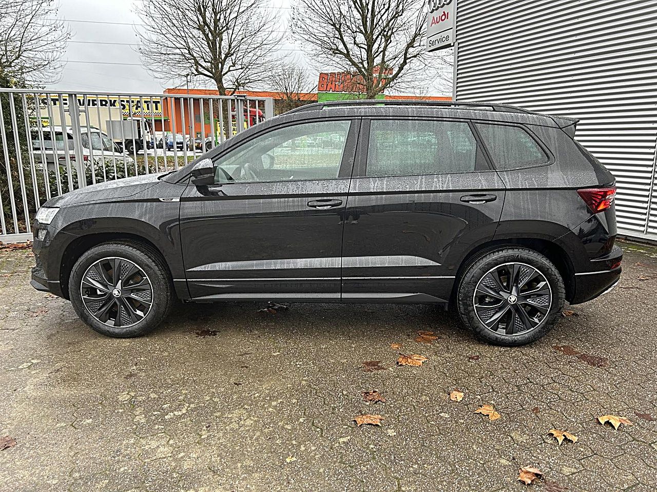 Fahrzeugabbildung SKODA Karoq Sportline 2.0 TSI DSG 4x4 Navi ACC LED