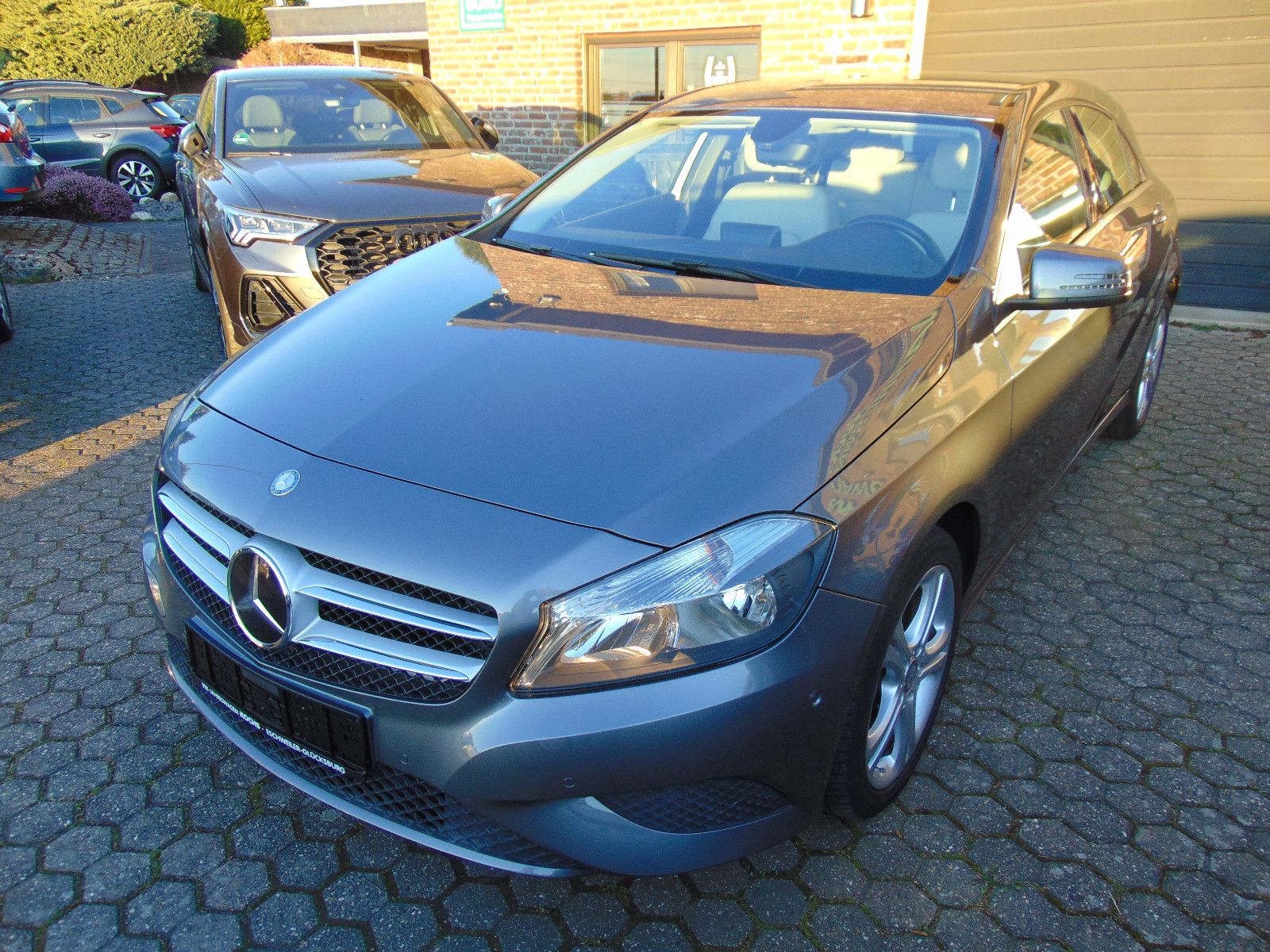 MERCEDES-BENZ A 180 CDI Urban *Leder*Navi*PDC*Inspektion