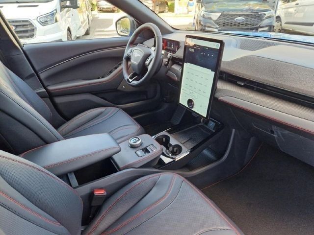 Fahrzeugabbildung Ford Mustang MACH-E Premium AWD Extended Range Panoda