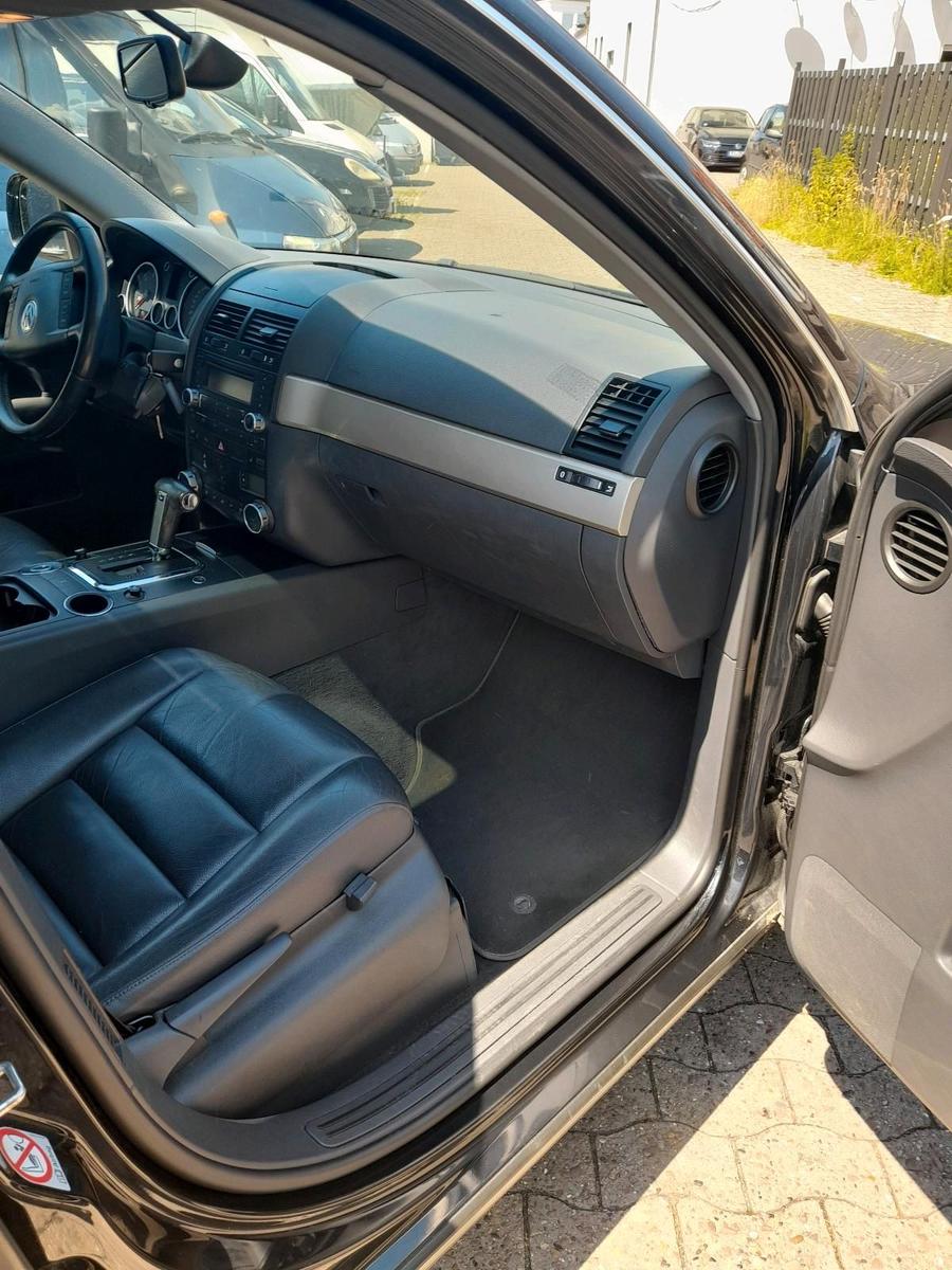 Volkswagen Touareg 2005 — photo 7