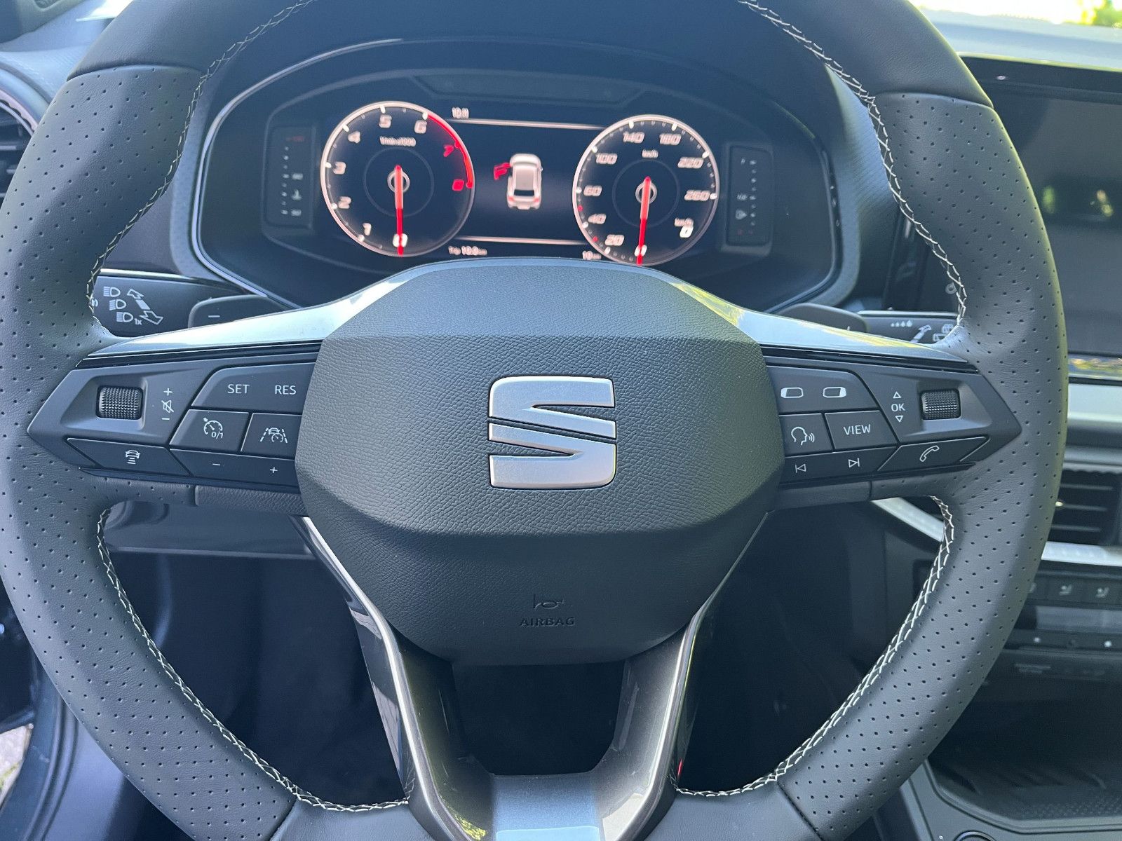 Fahrzeugabbildung SEAT Ibiza 1.5 TSI 110 kW FR DSG 18" NEUES MODELL