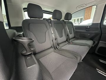 Mercedes V 220 - 11