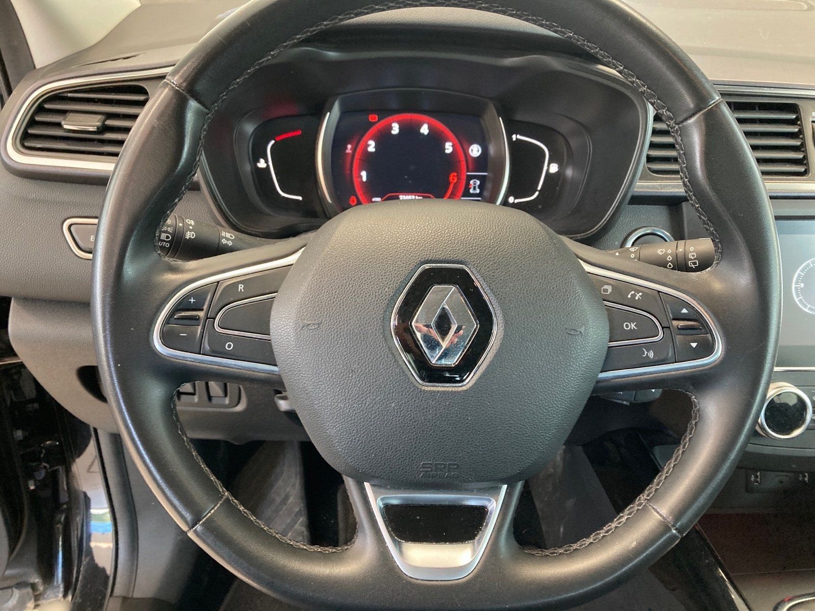 Fahrzeugabbildung Renault Kadjar 1.3 TCe 140 Limited*Navi*AHK*PDC*Sitzheiz