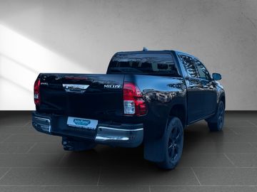 Toyota Hilux 2.4D 4x4 Double Cab Comfort *AHK*2xPDC*NAV