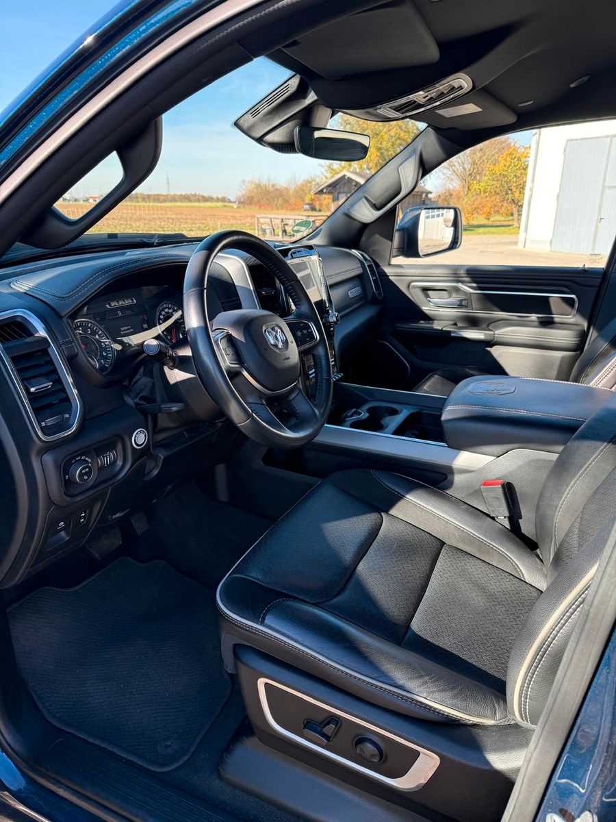 Fahrzeugabbildung Dodge RAM 1500 Laramie Sport 5.7 V8 LPG Unfallfrei