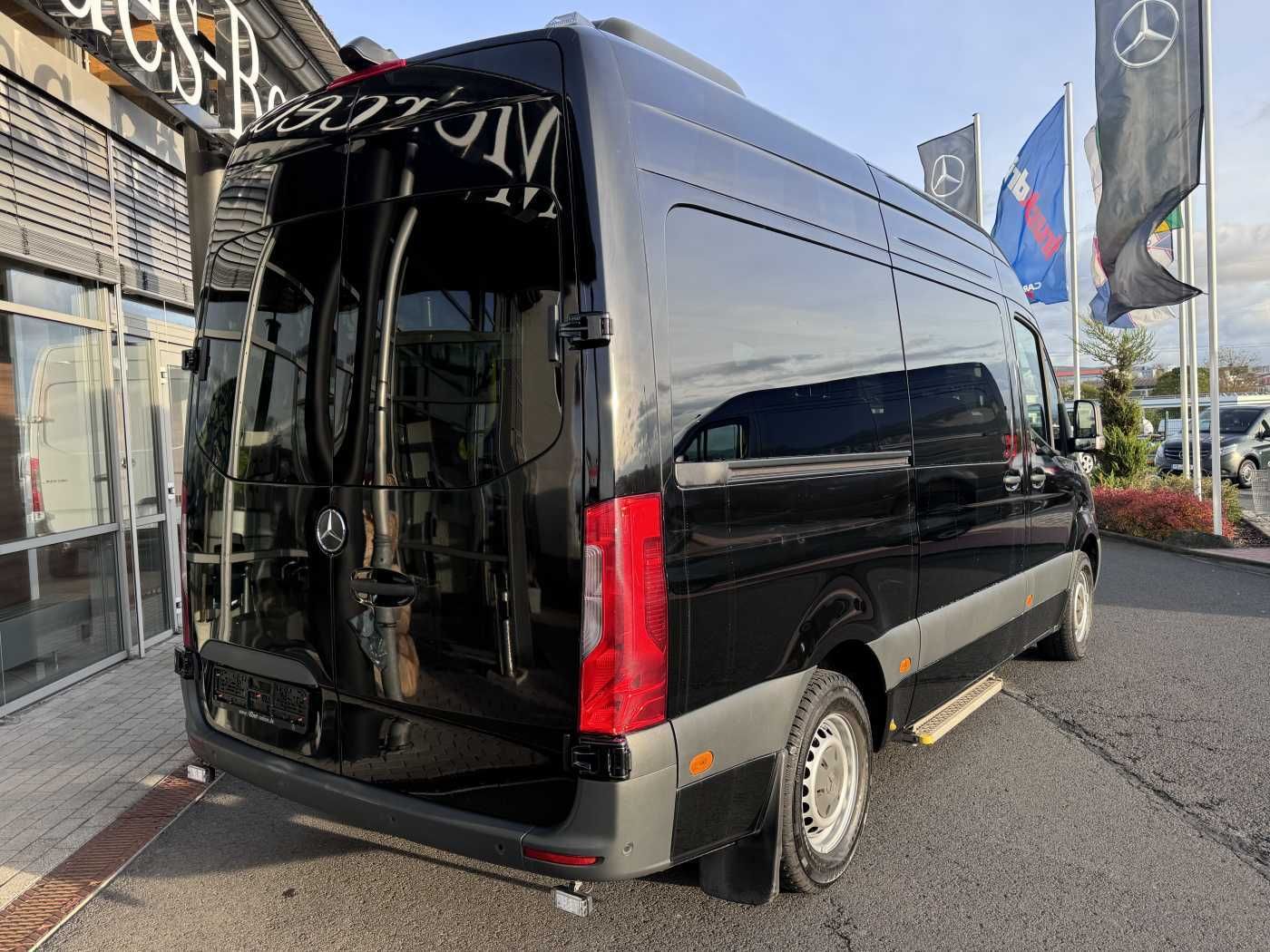 Fahrzeugabbildung Mercedes-Benz Sprinter 317 CDI Rollstuhl-/Behinderten-Lift AMF