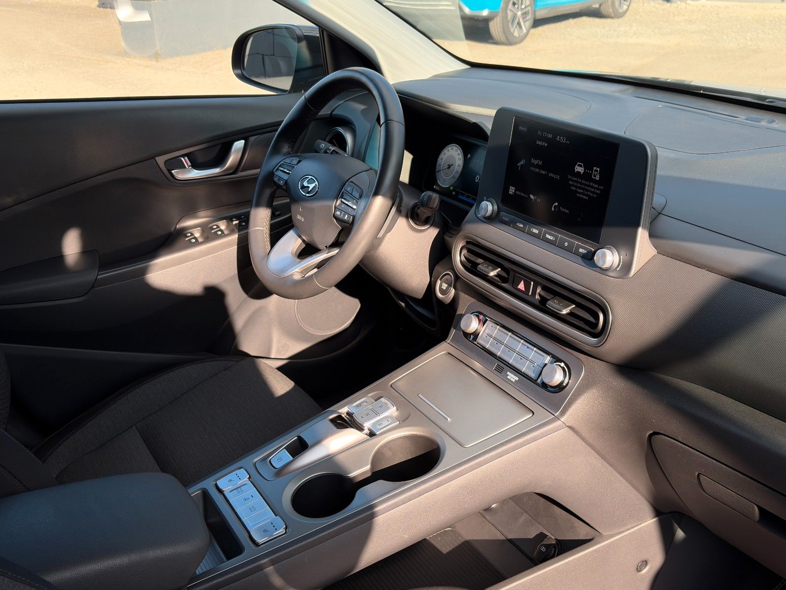 Fahrzeugabbildung Hyundai KONA E Select 2WD ACC PDC CAM LHZ SHZ CarPlay