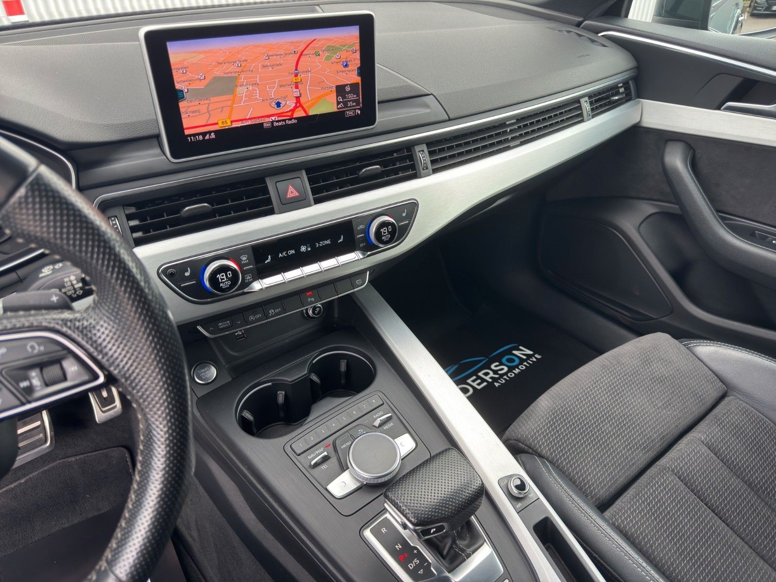 Fahrzeugabbildung Audi A5 SPORTB 40TDI S LINE BLACK LED AHK ACC KEYLESS