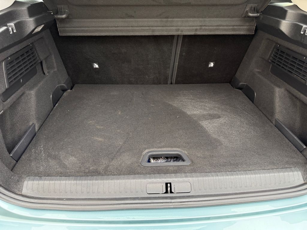 Fahrzeugabbildung Citroën e-C4 136 FEEL PACK+ Kältepaket