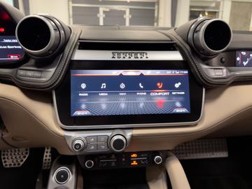 صورة مصغرة 37 لـ 2016 Ferrari GTC4LUSSO