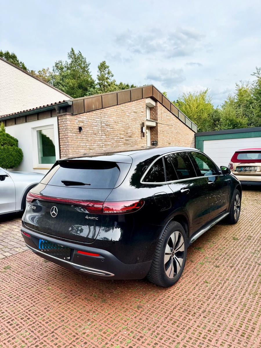 Mercedes-Benz EQC 400 4MATIC + Anhängerkuppl. + Headup Display