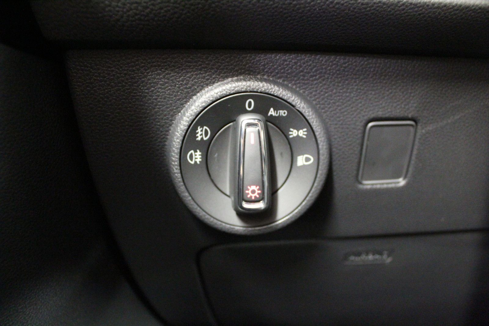 Fahrzeugabbildung SEAT Ateca 1.5 TSI ACT 110kW Xcellence DSG *Winterräd