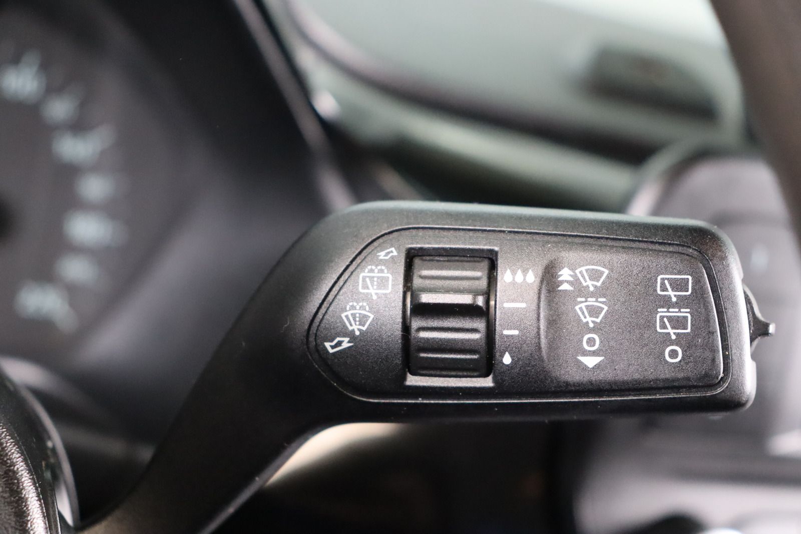 Fahrzeugabbildung Ford Fiesta 1.1 * Klima * Tempomat