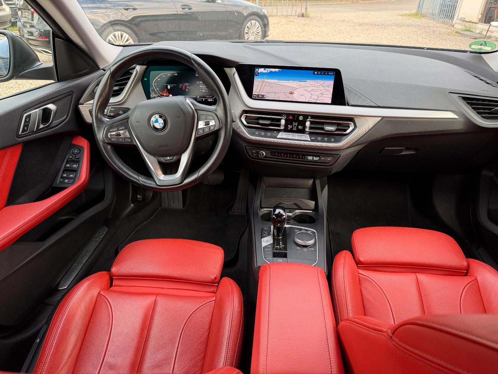 BMW 216 Gran Coupe Advantage+LEDR+LED+AHK+L/SHZ+Live