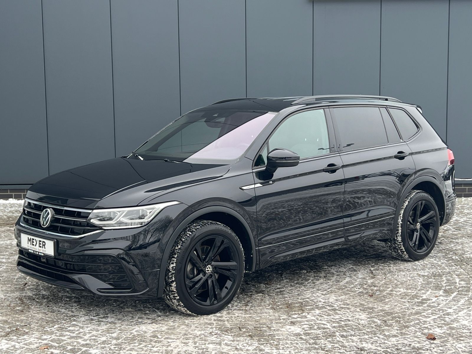 Fahrzeugabbildung Volkswagen Tiguan Allspace R-Line 2.0 TDI DSG 4MOTION *AHK,