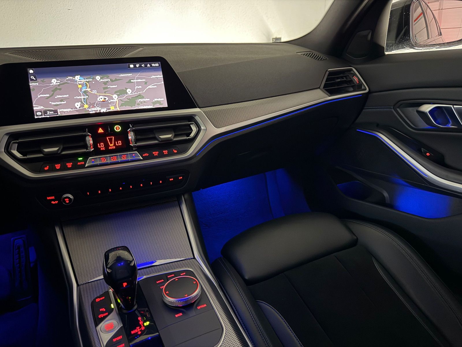 Fahrzeugabbildung BMW 330 i Lim. M SPORT/HIFI/VRTL+/DAB+/KAMERA/LASER